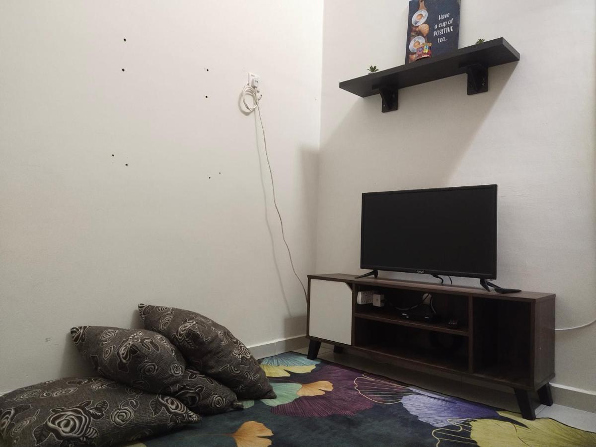Axaida Homestay Parit Jawa Bakar Parit Exterior photo